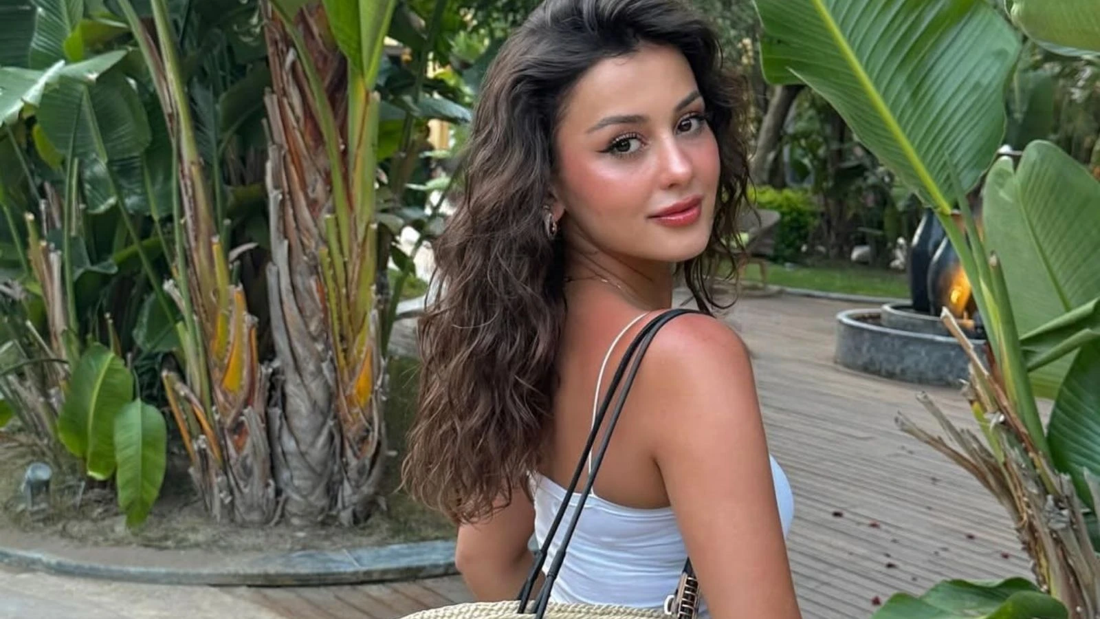 Asena Atalar kimdir kaç yaşında? Mesleği ne?