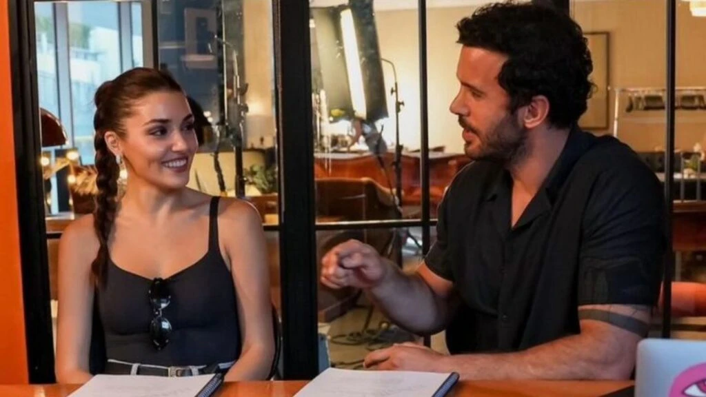 Hande Erçel ve Barış Arduç yeniden partner mi oluyor? İkili “Queen Of Tears” dizisinde bir araya geliyor!