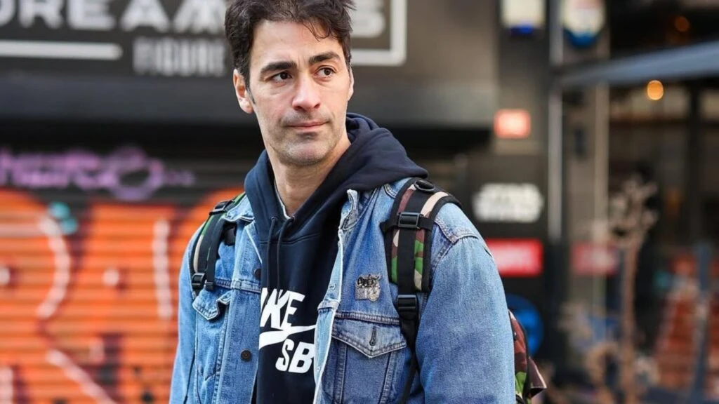 Sarp Levendoğlu Ahmet Levendoğlu'nun nesi oluyor? Sarp Levendoğlu ve Ahmet Levendoğlu baba oğul mu?