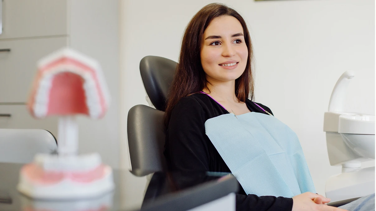 Hollywood Gülüşü Nedir? Dr. Ali Ferhat Karakaş’tan Estetik Diş Hekimliğinde Yeni Trendler 6 haber7 kopya