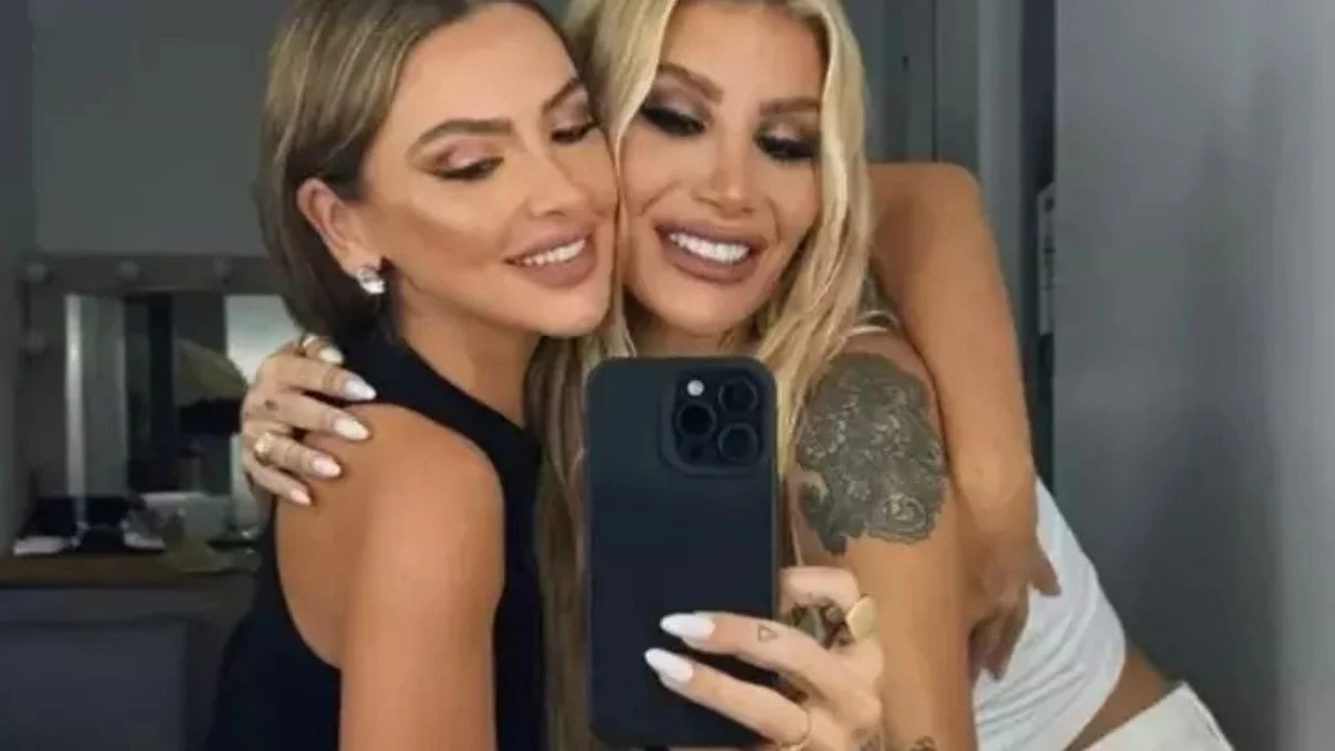 hadise ye meslektasindan surpiz ziyaret iki dost adeta dusman catlatti 1