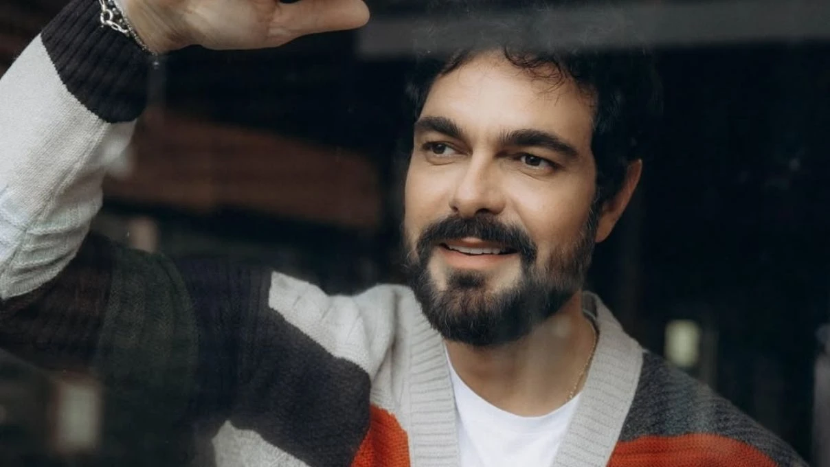 Halil İbrahim Ceyhan imaj yeniledi! Ünlü oyuncu yeni haliyle dikkat çekti 4 Halil İbrahim Ceyhan imaj yeniledi! Ünlü oyuncu yeni haliyle dikkat çekti