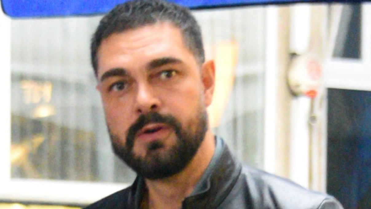 Halil İbrahim Ceyhan imaj yeniledi! Ünlü oyuncu yeni haliyle dikkat çekti 8 Halil İbrahim Ceyhan imaj yeniledi! Ünlü oyuncu yeni haliyle dikkat çekti