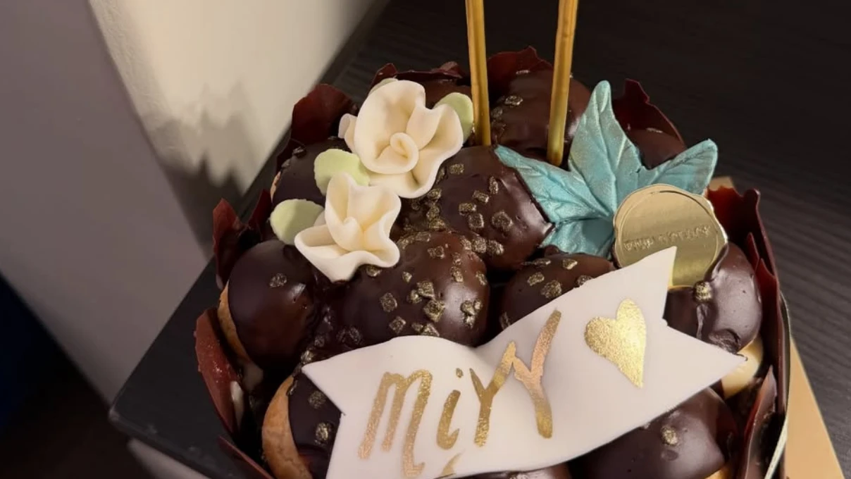 Hande Erçel’den Hakan Sabancı’ya manidar gönderme! Mesaj dolu pasta 5 hande ercel 1 2