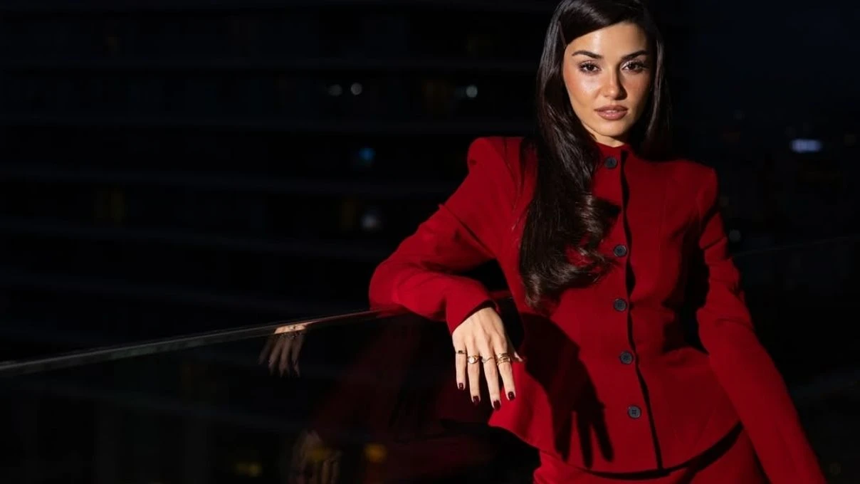 Hande Erçel dünyanın en güzel aktristi seçildi! 6 Hande Erçel dünyanın en güzel aktristi seçildi!