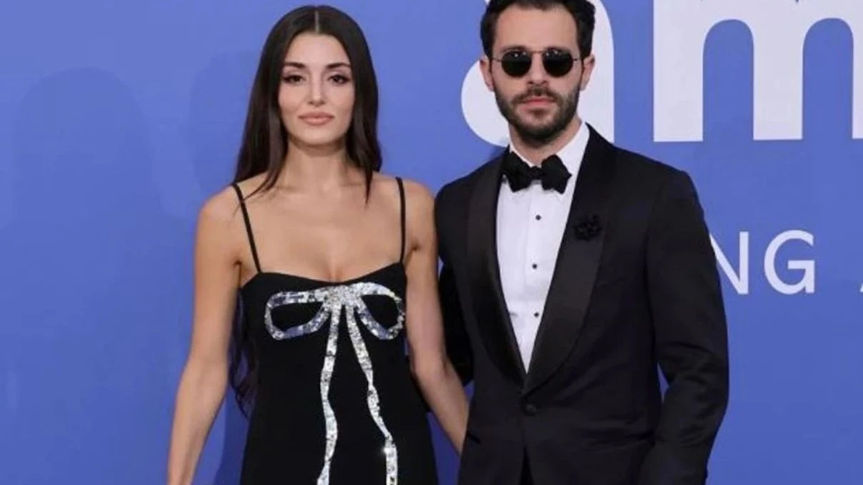 Hande Erçel ve Hakan Sabancı aşkı tamamen bitti! İkiliden sosyal medya atağı geldi 5 Hande Erçel ve Hakan Sabancı aşkı tamamen bitti! İkiliden sosyal medya atağı geldi