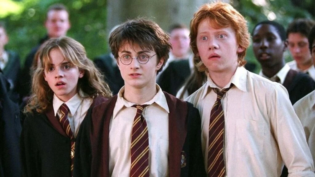 Harry Potter dizisinin çekimleri Londra sokaklarında başladı! Setten gelen görüntüler izleyicileri heyecanlandırdı