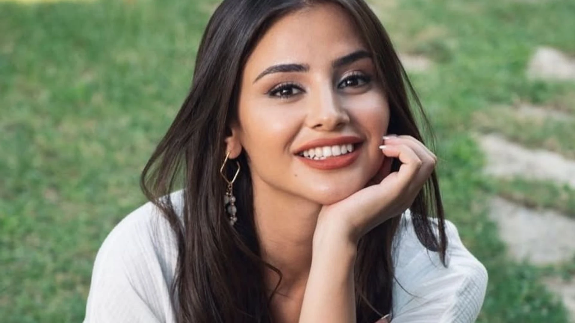 hazal caglar kimdir hazal caglar kac yasinda ve nereli 1