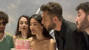 heliin kandemir dogum gunu askin iki yuzu film galasinda