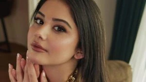 helin kandemir biyografisi aslen nereli boyu kac kac yasinda sevgilisi kim annesi ve babasi kim kimin torunu hangi dizide oynuyor yaprak dokumunde oynadi mi hangi bolum mezunu 1