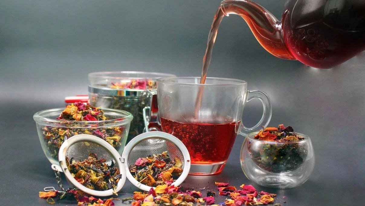 Kış depresyonu diye bir şey yok! Hemen aktardan hibiskus çayı alın