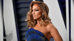 jennifer lopez istanbul sokaklarinda hayranlarinin fotograf isteklerini geri cevirmedi 1