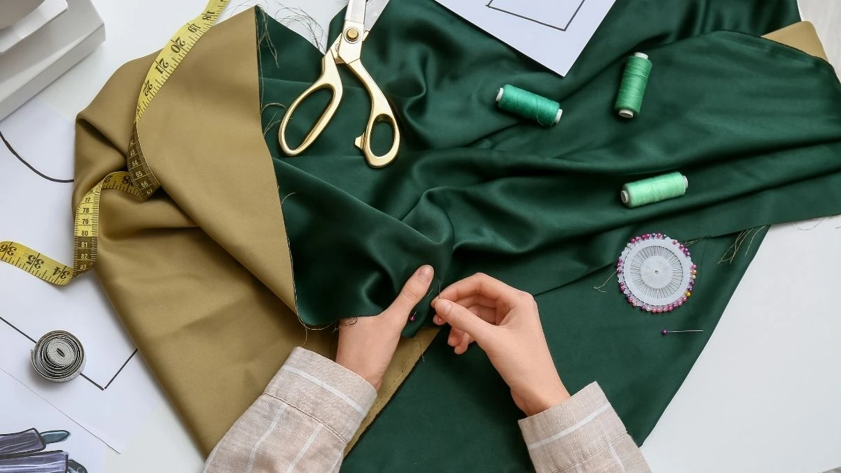 Kumaş seçimiyle beden farkı: Kadınların stilini değiştiren görünmez detay 1 Kumaş seçimiyle beden farkı: Kadınların stilini değiştiren görünmez detay