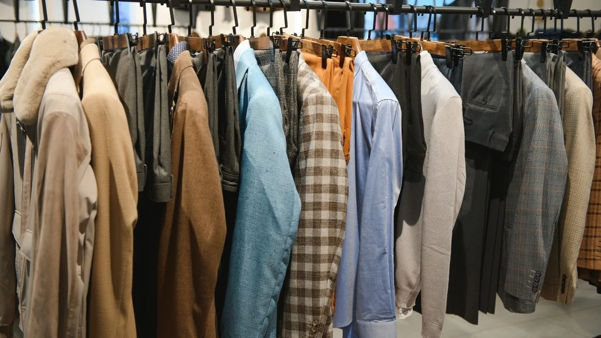 Kumaş seçimiyle beden farkı: Kadınların stilini değiştiren görünmez detay 4 Kumaş seçimiyle beden farkı: Kadınların stilini değiştiren görünmez detay