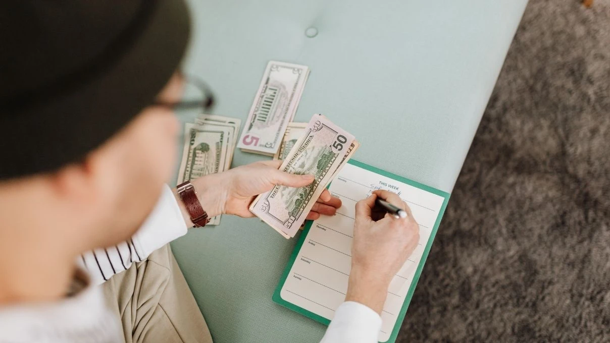 Kadın yatırımcının 5 altın kuralı: Altın ve dolar yükselirken ne yapmalı? 11 Kadın yatırımcının 5 altın kuralı: Altın ve dolar yükselirken ne yapmalı?