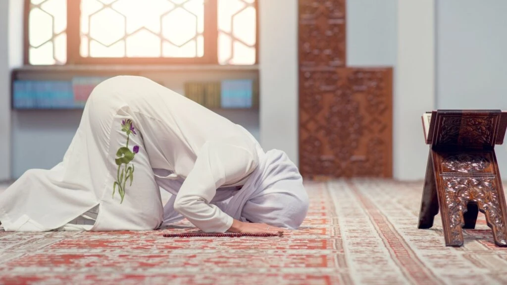 kadınlar bayram namazı kılar mı, bayram namazına gider mi