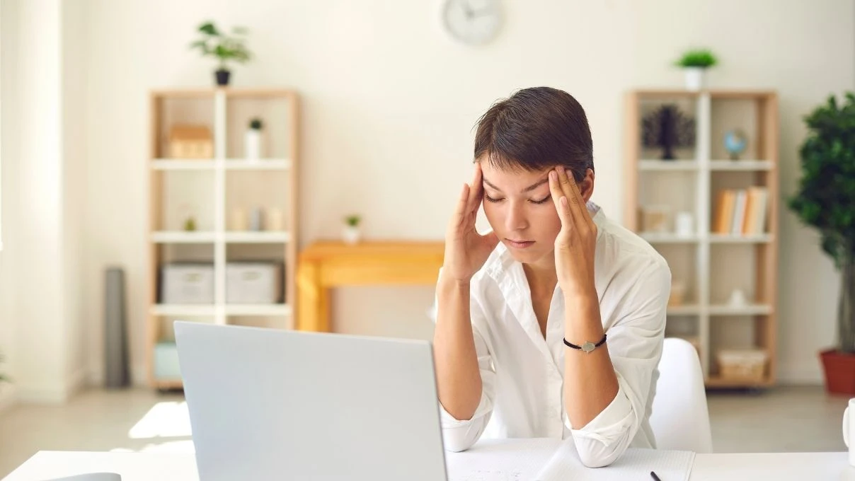 Migren kadınlarda neden daha sık görülür? Nörolog cevapladı 10 Migren kadınlarda neden daha sık görülür? Nörolog cevapladı