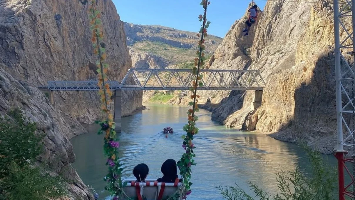 karanlik kanyon nerede ve nasil gidilir karanlik kanyon a turistler neden geliyor 6