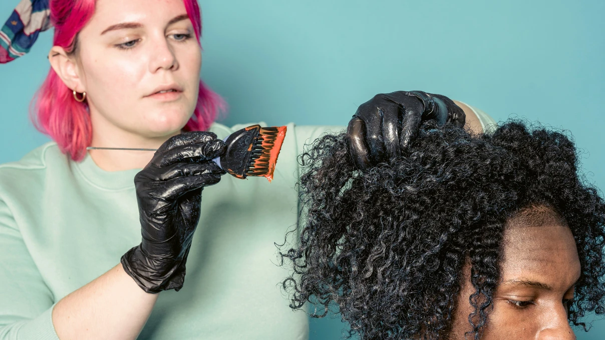 Saç botoksu mu keratin mi? 2025’in kadınlar arasında en çok aranan bakım türü 6 keratin bakimi 3