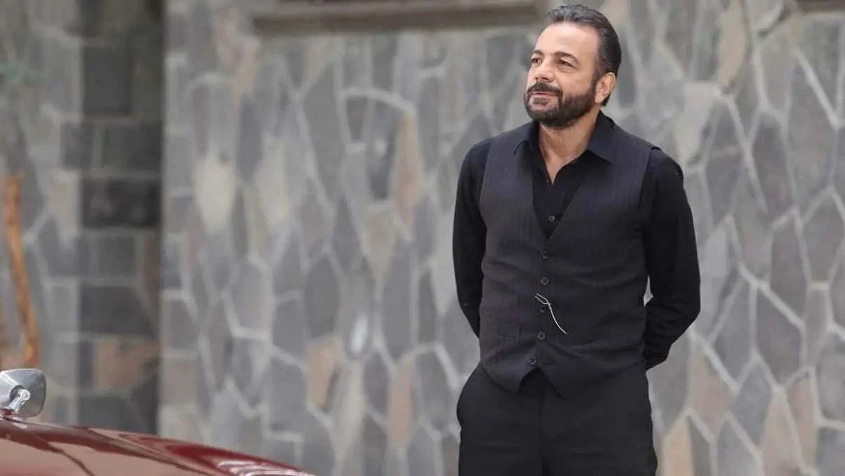 Efsane isim Kerem Alışık geri dönüyor! Yeşilçam tadında Kartallar Yüksek Uçar dizisinde