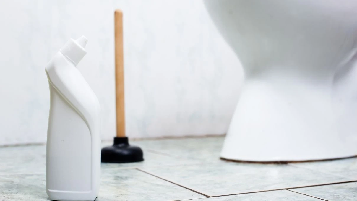 Tıkanan klozeti yardım almadan açın! Mutfaktaki 2 malzeme yeterli 7 Tıkanan klozeti yardım almadan açın! Mutfaktaki 2 malzeme yeterli