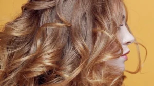 2026’da saçlar böyle parlayacak! Yılbaşı öncesi evde saç bakım ritüeli 9 kokten uca bakim bguk cover