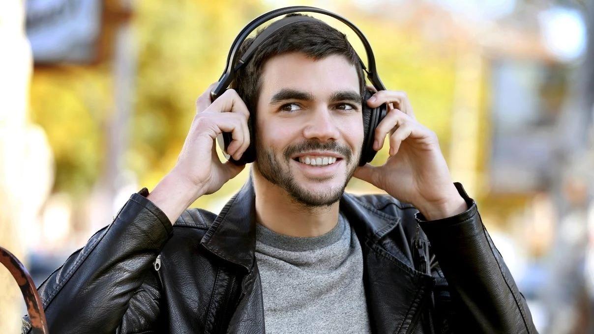 Kablolu kulaklık mı? Kablosuz mu? Hayatınızı değiştirecek cevap!