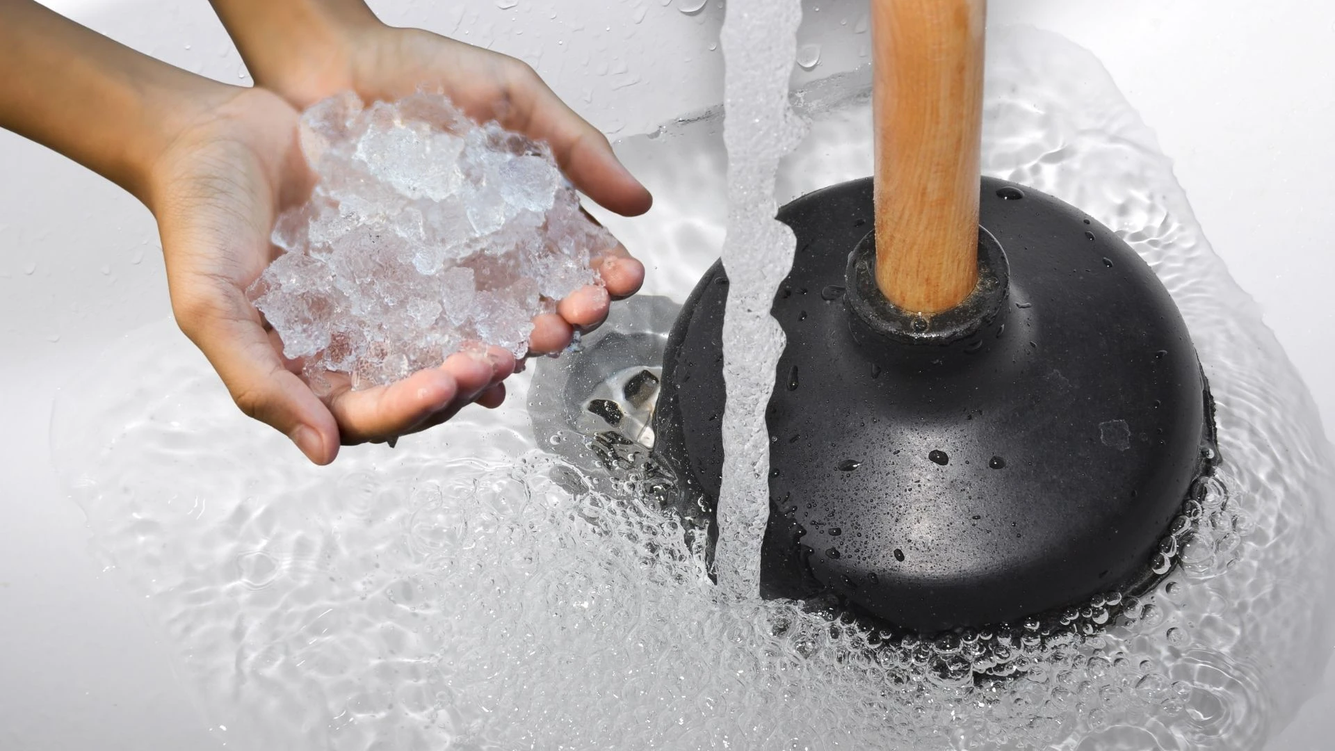 lavabo tikandiysa panik yok buz kupleriyle tikali giderleri acmak artik cocuk oyuncagi 1