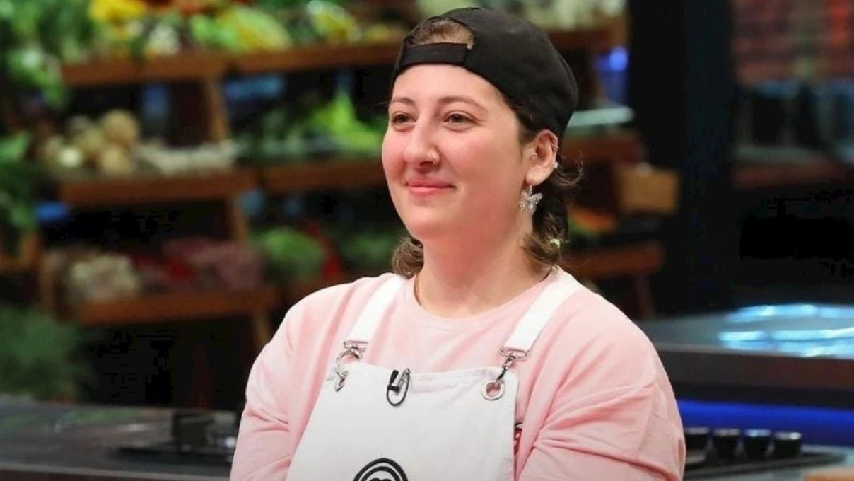 MasterChef ana kadroya giren 15. yarışmacı İrem Tuğrul kimdir kaç yaşında? Başarılı tabaklarıyla iki kez birinci oldu 3 masterchef 2025 15 yarismacisi irem tugrul ana kadroya girdi