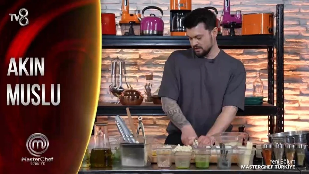 masterchef akin muslu kimdir akin muslu kac yasinda ve meslegi nedir 2 1
