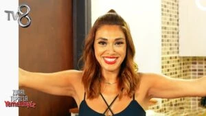 Yemekteyiz Hana Nour kimdir, kaç yaşında? Afrikalı yarışmacı Yemekteyiz'de ekranlara damga vurdu! 4 maxresdefault 2 23