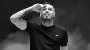 Rapçi Blok3'ten endişelendiren karar! Türkiye'deki tüm sahnelerini sağlık sorunları nedeniyle erteledi 5 maxresdefault 7 10