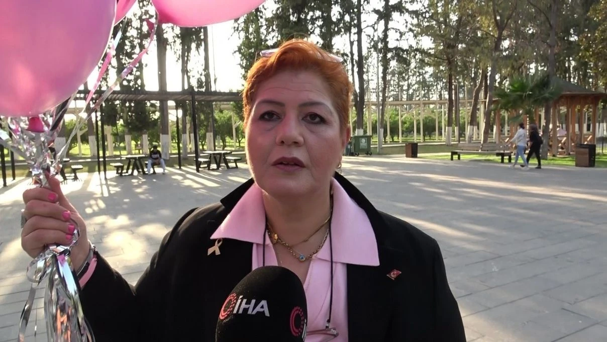 Hatay’da meme kanserine karşı büyük farkındalık! Gökyüzüne balon uçurdular 