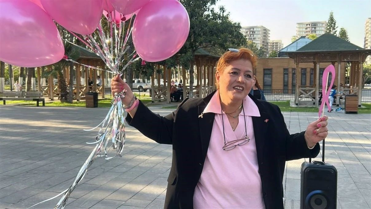 Hatay’da meme kanserine karşı büyük farkındalık! Gökyüzüne balon uçurdular