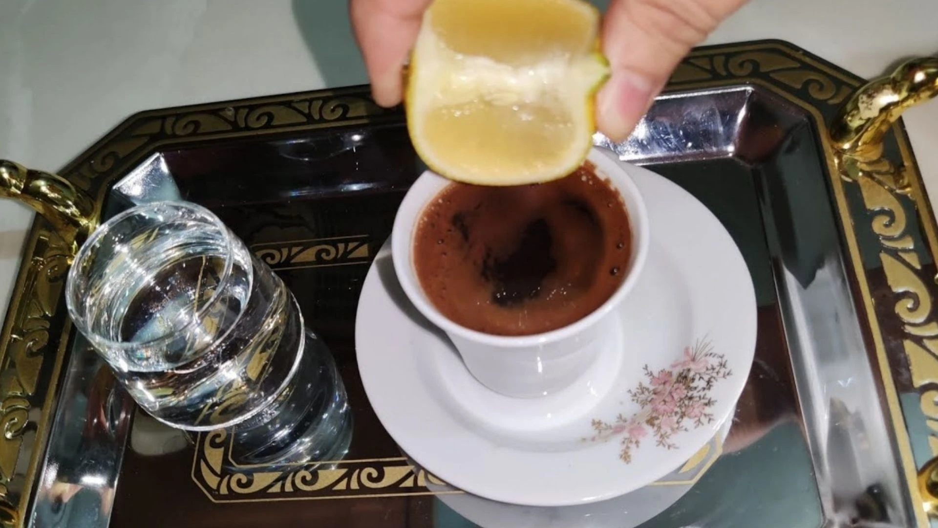 Metabolizmayı çalıştırıyor, yağları cayır cayır yakıyor, Türk kahvesinin içine biraz katmanız yeterli