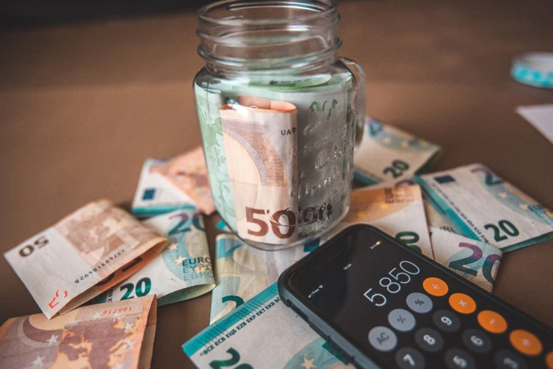 money savings in a jar 2022 11 10 0 vy0i