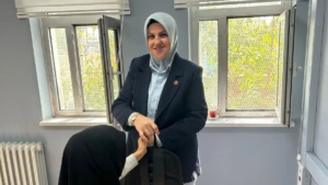 Diyarbakır’da mahalle muhtarı kadından öğrencilere büyük yardım! Miniklerin eğitimlerine destek oldu