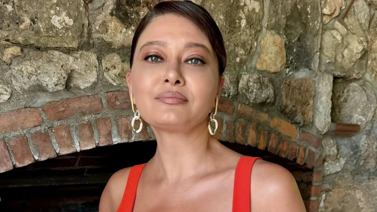 Nurgül Yeşilçay’ın köy hayatı dikkat çekti! Traktör sürdü, kepçe kullandı