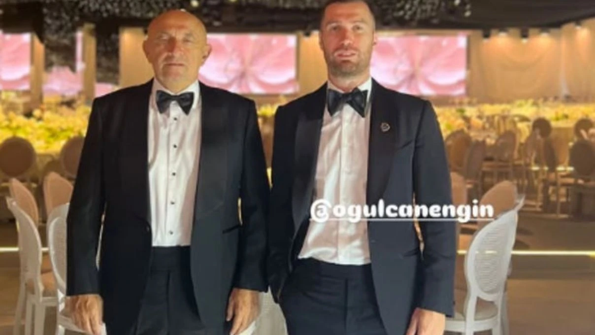 ogulcan engin kiz kardesinin dugunune katildi
