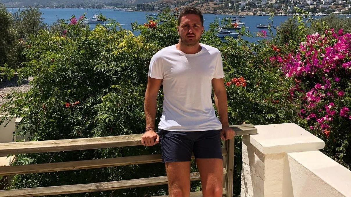 Ömer Sarıgül kimdir kaç yaşında? Ömer Sarıgül kimin oğludur? 4 Ömer Sarıgül kimdir kaç yaşında? Ömer Sarıgül kimin oğludur?