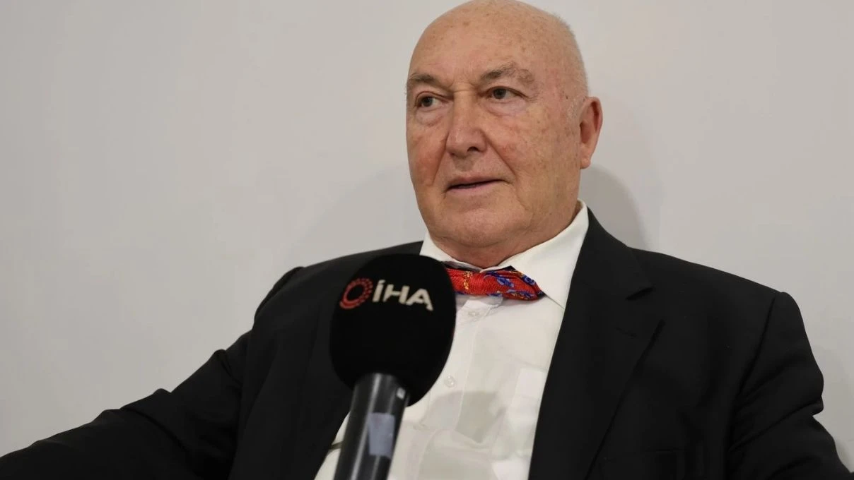 Övgün Ahmet Ercan kimdir kaç yaşında? Övgün Ahmet Ercan mesleği nedir?