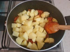 patates yemegi resimli yemek tarifi4