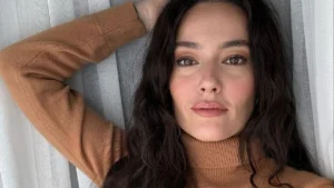 pelin akil 2