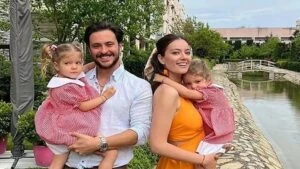 pelin akil ve anil altan bosaniyor