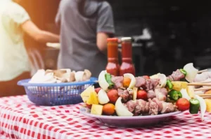 Dışarıda asla yememeniz gereken besinler! 8 piknik eglenceniz hastanede bitmesin sicak havalarda disarda yasanabilecek gida zehirlenmelerine karsi nasil onlem alinmali h101524 60803.jpg