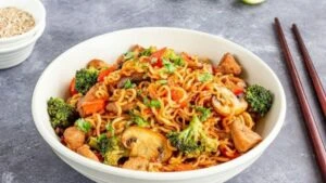 Marketten almayın! 5 malzeme ile evde sağlıklı Ramen keyfinin tadını çıkarın 5 ramen tarifi