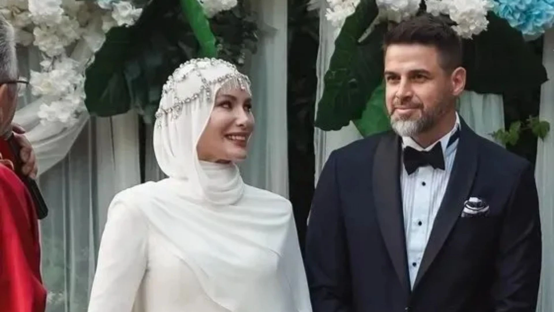 reshad strikten gamze ozcelike ask dolu sozler