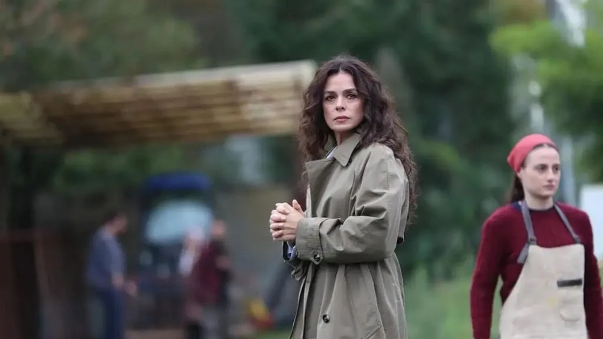 Eşref Rüya zirvedeki yerini koruyor! İşte 3 Aralık 2025 reyting sonuçları 8 Eşref Rüya zirvedeki yerini koruyor! İşte 3 Aralık 2025 reyting sonuçları