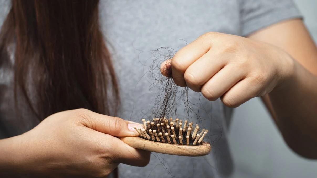 Saç dökülmesinden şikayetçi kadınların tercih ettiği saç bakım markaları 2025! 8 Saç dökülmesinden şikayetçi kadınların tercih ettiği saç bakım markaları 2025!