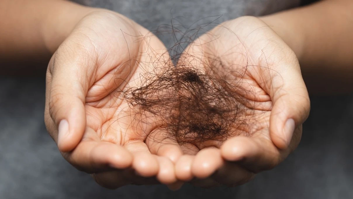 Saç dökülmesinden şikayetçi kadınların tercih ettiği saç bakım markaları 2025! 4 Saç dökülmesinden şikayetçi kadınların tercih ettiği saç bakım markaları 2025!